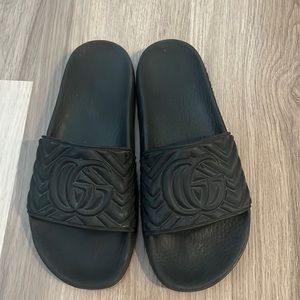 GUCCI Matelasse Slides EUC